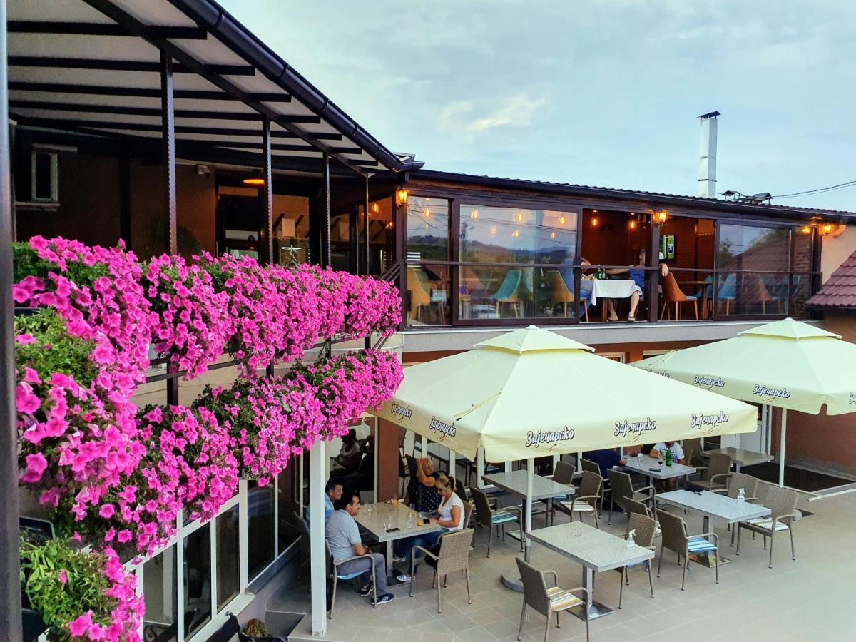 Kompleks Fontana วลาดิชินฮาน ภายนอก รูปภาพ